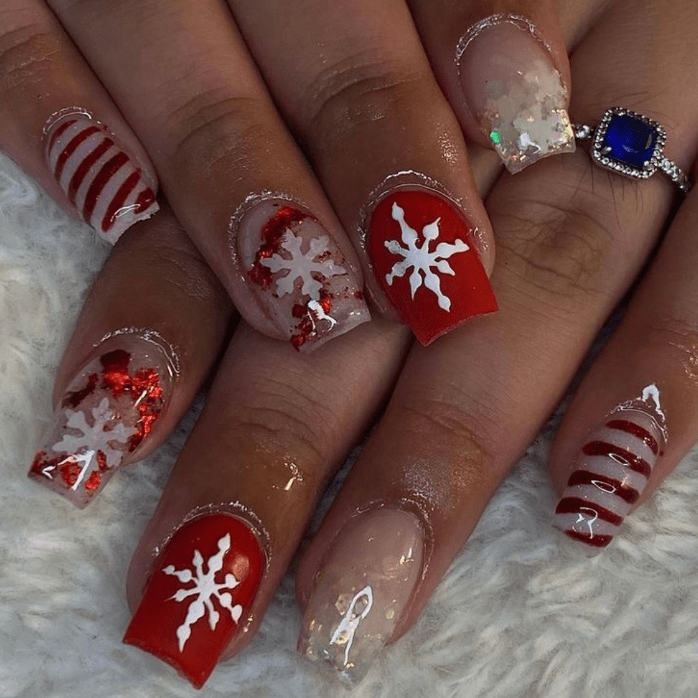 Sparkly Christmas nail designs