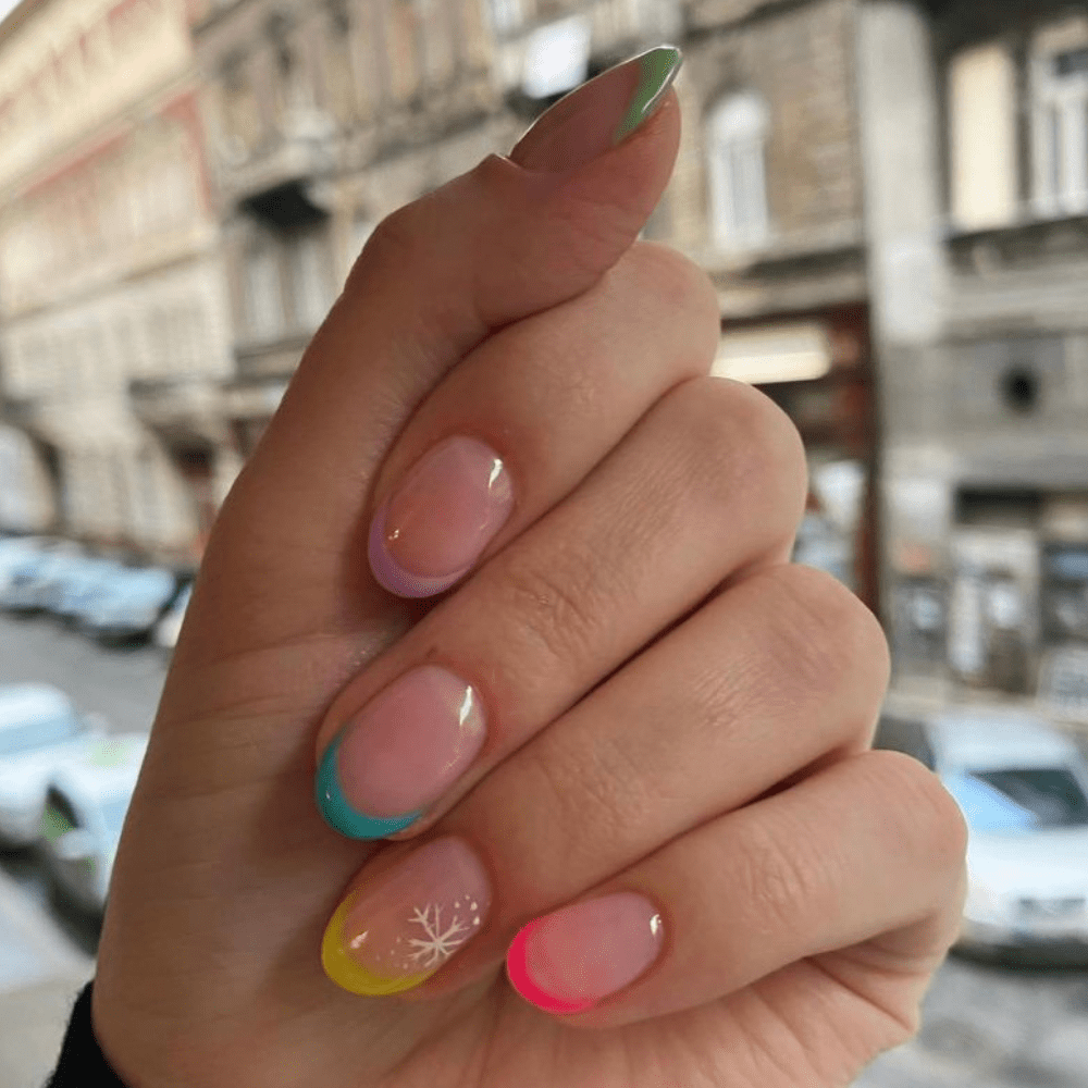 40 Beautiful Christmas Nail Designs On Short Nails Social Beauty Club