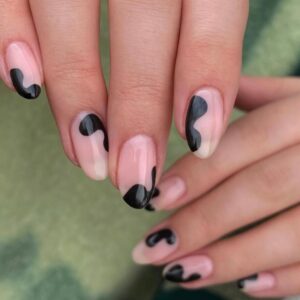 25 Simple Nail Designs That Are Easy To Do - Social Beauty Club